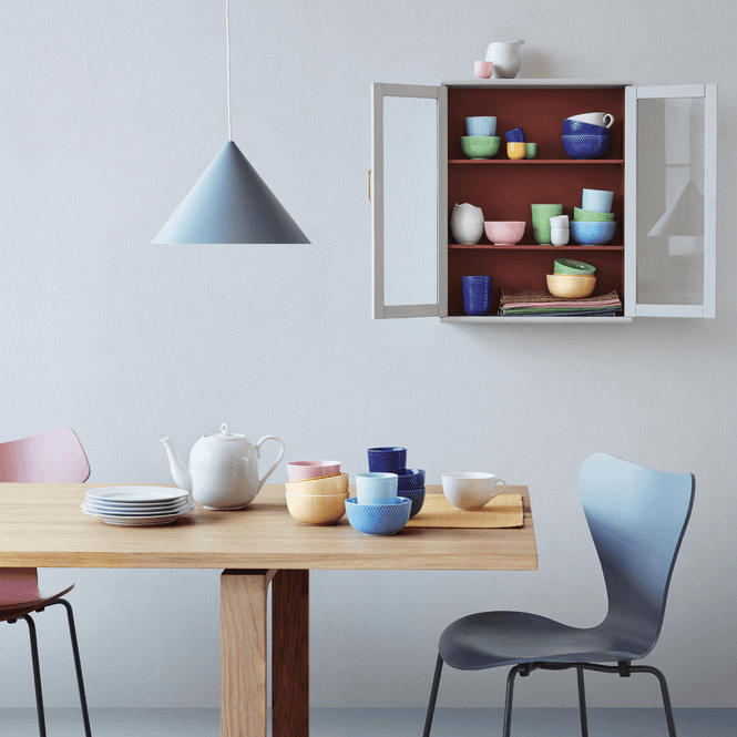 Hovedbilde Lyngby Porcelæn Rhombe Color Krus Mørk Blå 33 cl