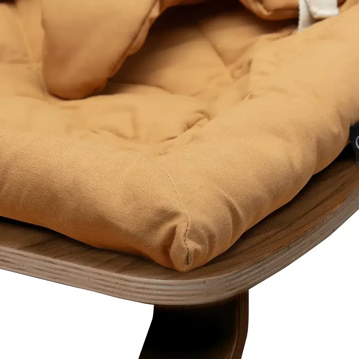 Charlie Crane Levo Vippestol Camel