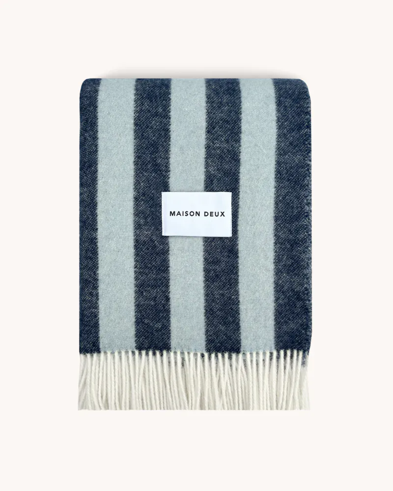 Maison Deux Candy Wrap Pledd Marine/Isblå