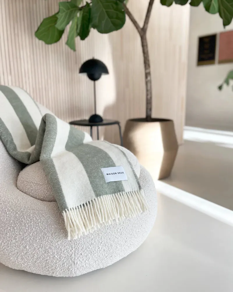 Maison Deux Rough Stripe Pledd Krem/Agave