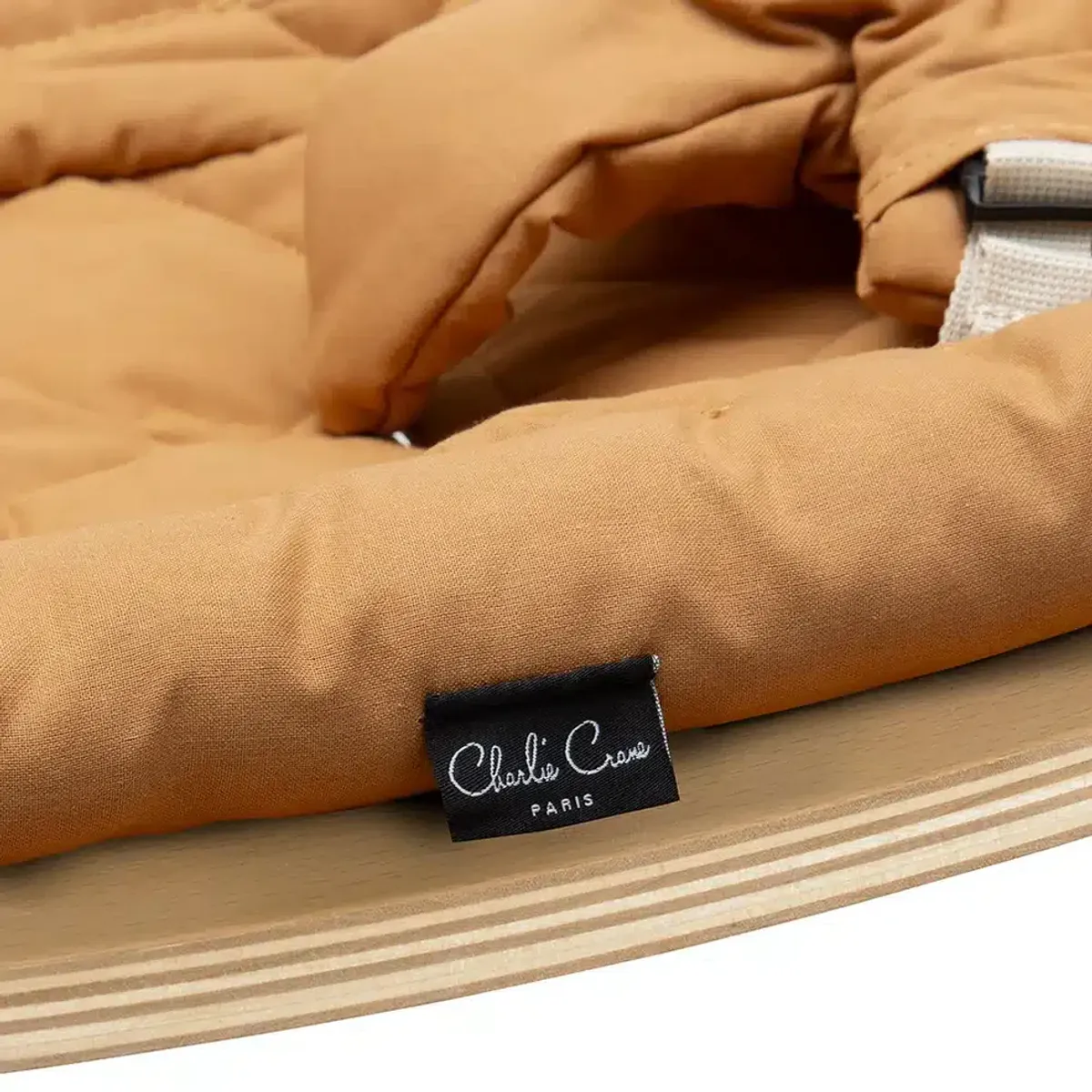 Charlie Crane Levo Vippestol Camel