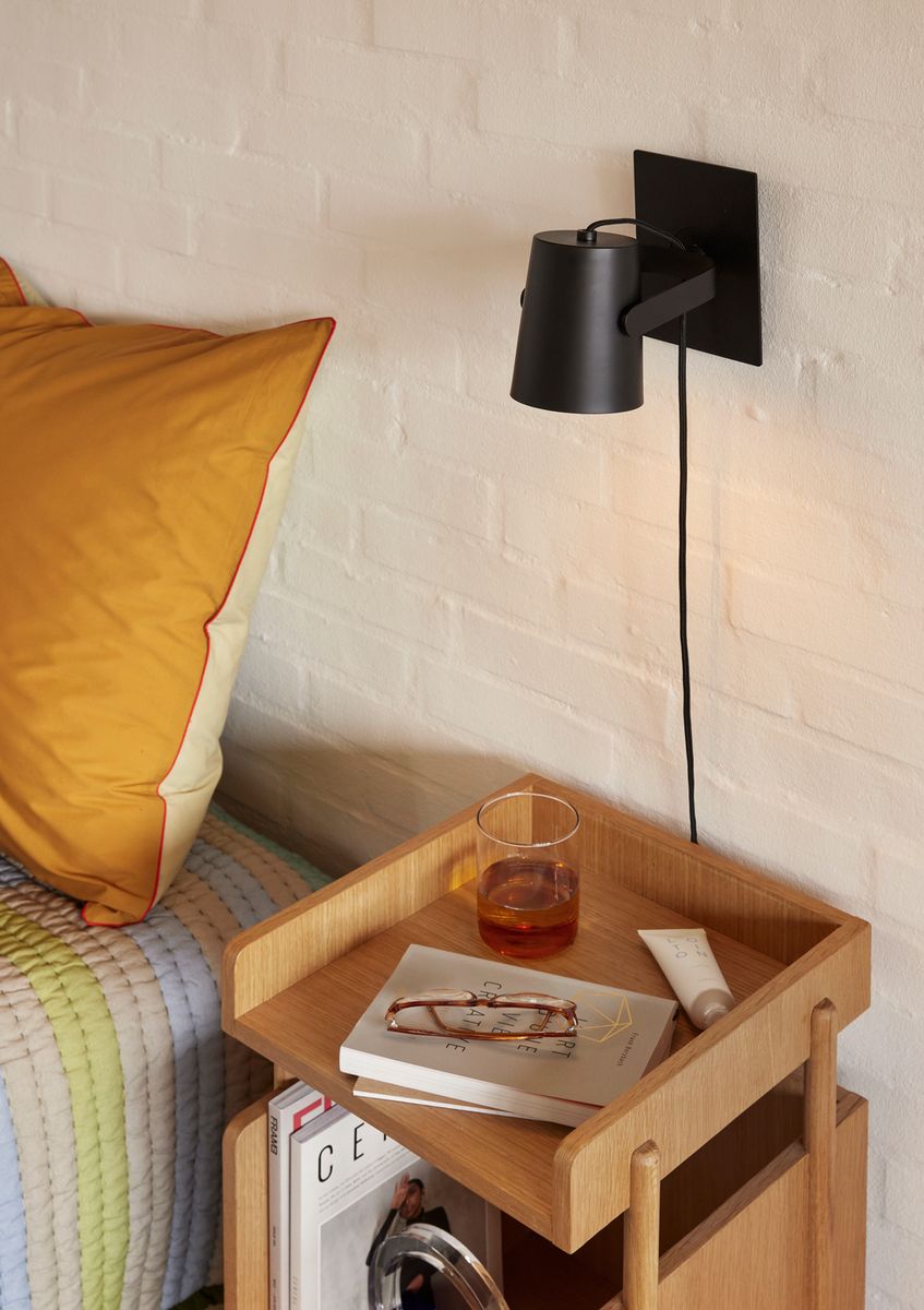 Hübsch Ardent Vegglampe Sort