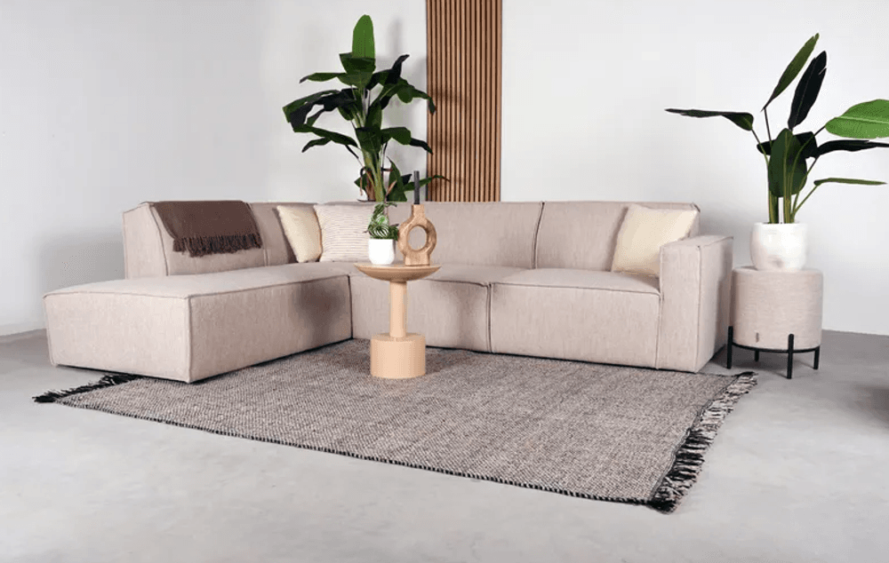 Trend Collection – Kay Venstre 2,5-seter Sofa + Ottoman – Alpine Natural