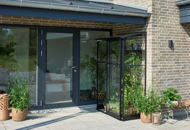 Hovedbilde Halls Drivhus Qube Lean-to Herdet Glass Sort 0,8 ...