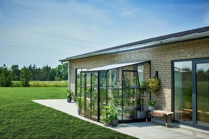 Hovedbilde Halls Drivhus Qube Lean-to Herdet Glass Sort 4,7 ...