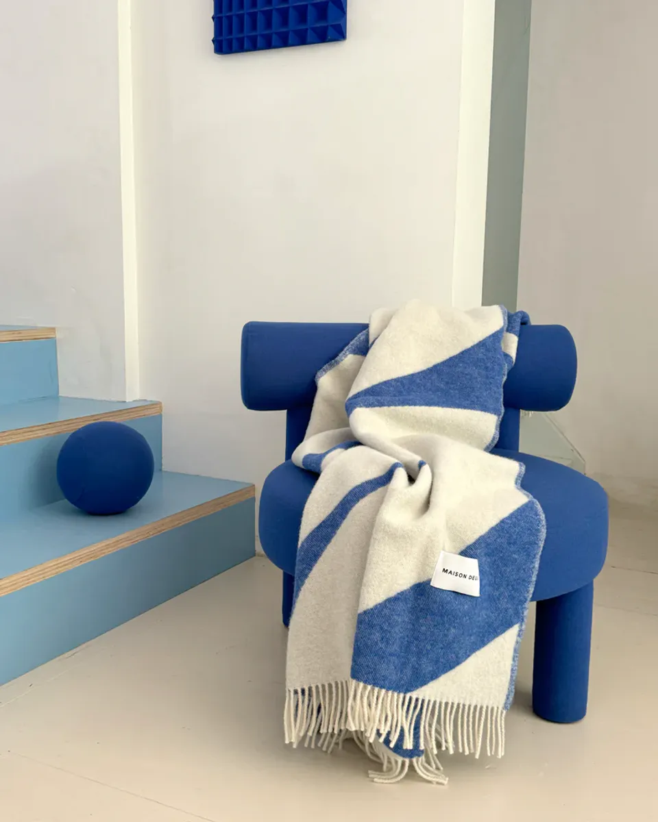 Maison Deux Swirl Pledd Blå/Hvit