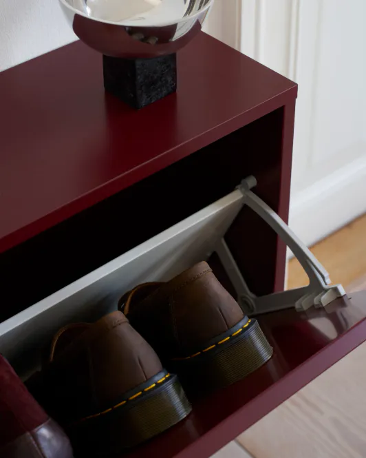 Hovedbilde ReCollector Skoskap Smalt Maroon Red